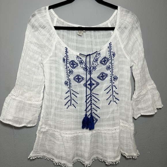 Vintage America Tops - Vintage America Women's White Blouse With Blue Embroidery 3/4 Bell Sleeves Sz S